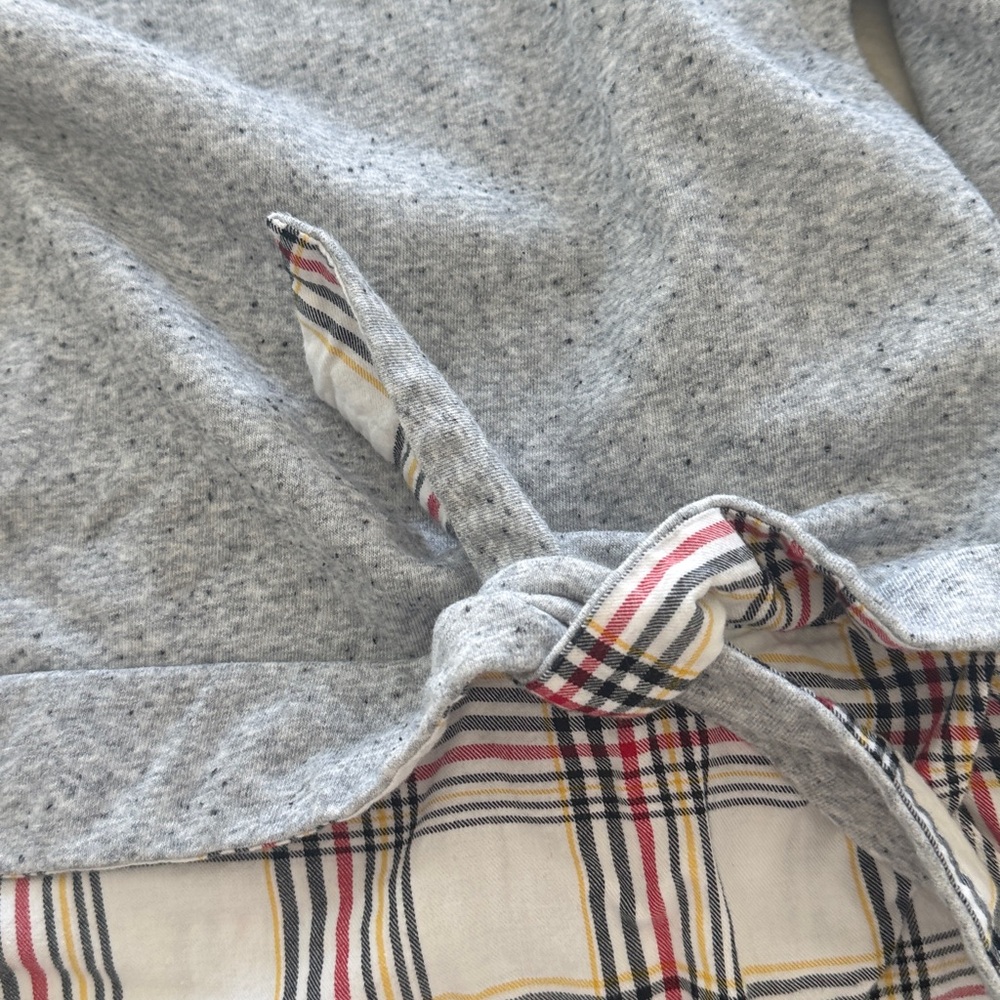 Izod layered long sleeve too with plaid Large - Picture 6 of 7